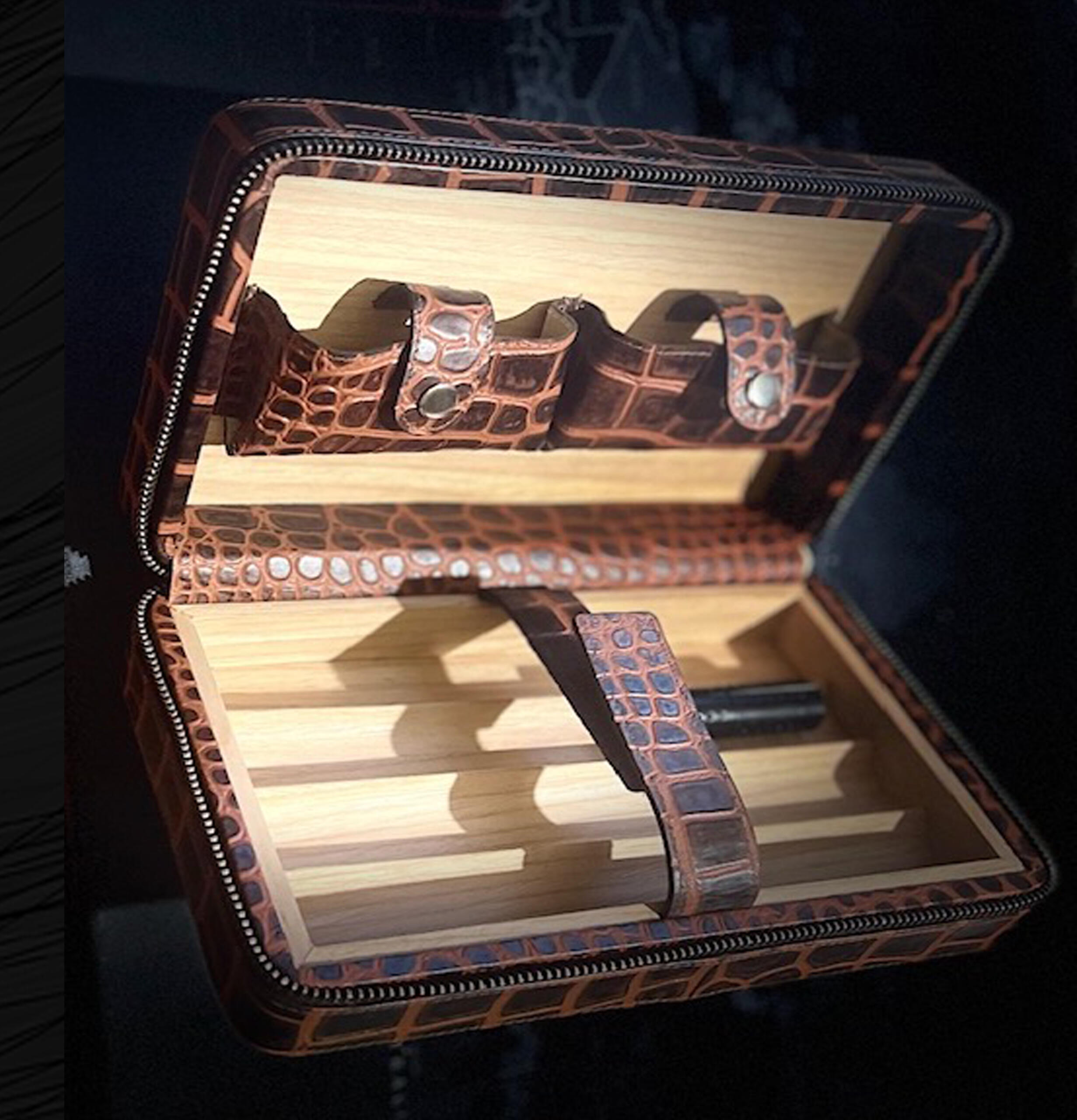 Four Crocodile Design Travel Cigar Case - Image 3
