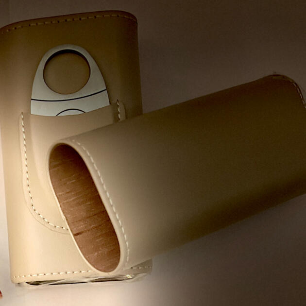 Beige Cigar Case with Cutter