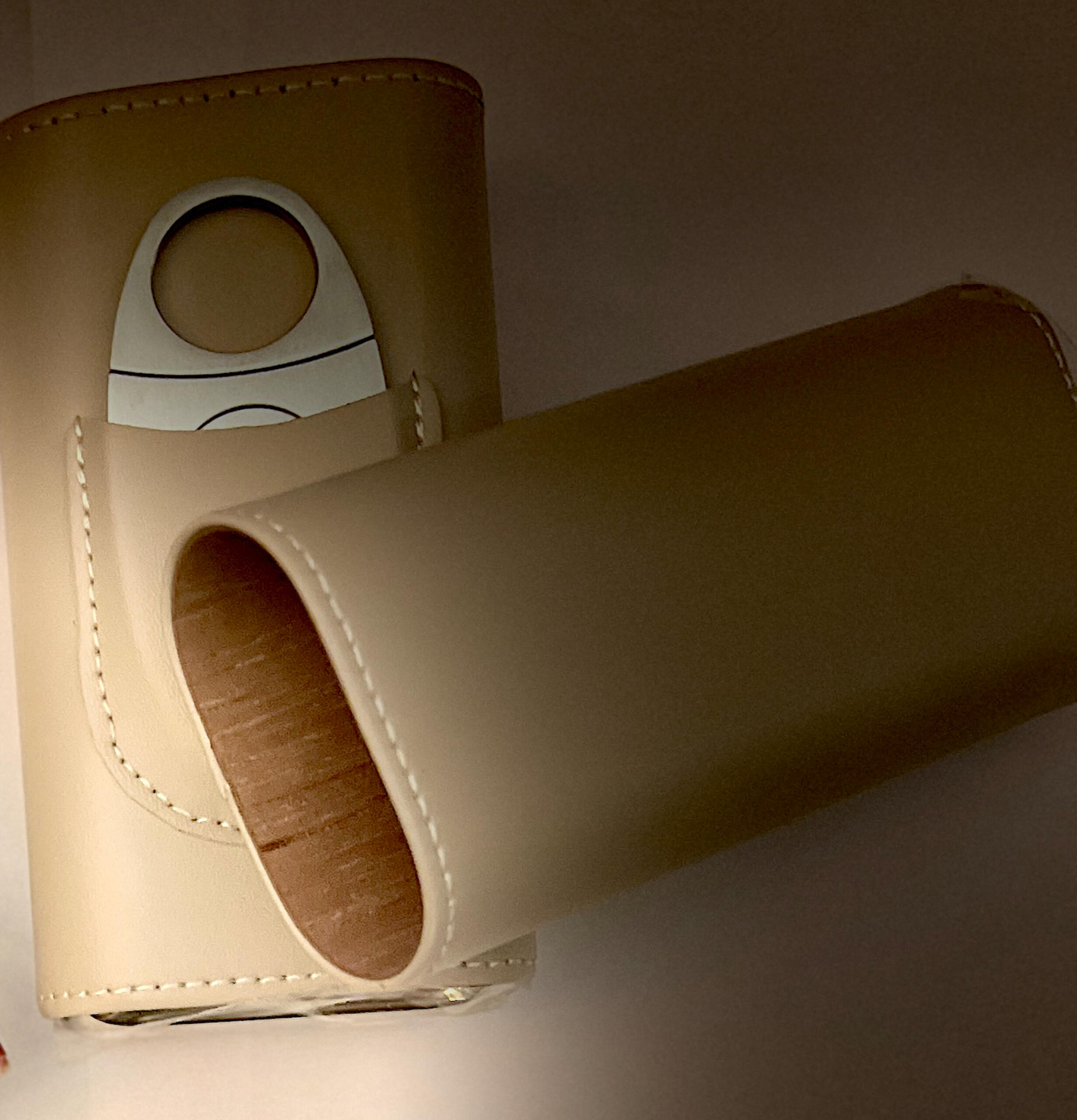 Beige Cigar Case with Cutter